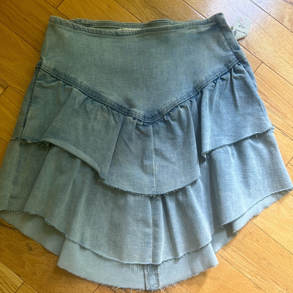 Jean skirt size small nwt $99